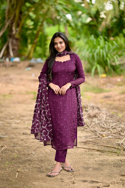 Wine crushed Vichithra silk