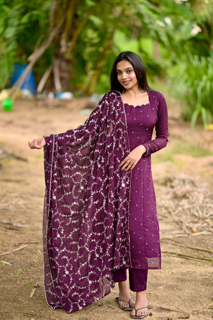 Wine crushed Vichithra silk