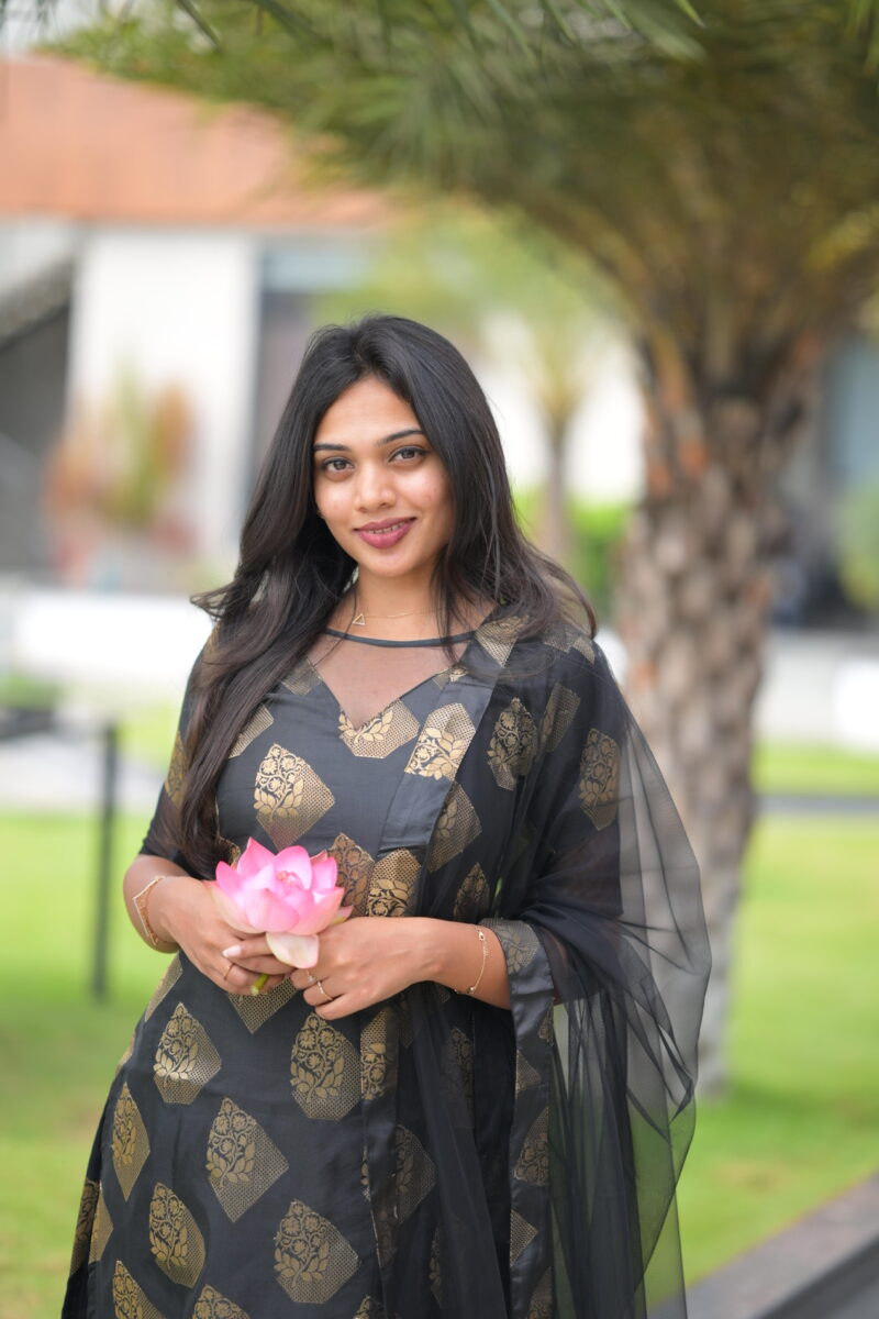 Black Banaras Suit Set - Image 8