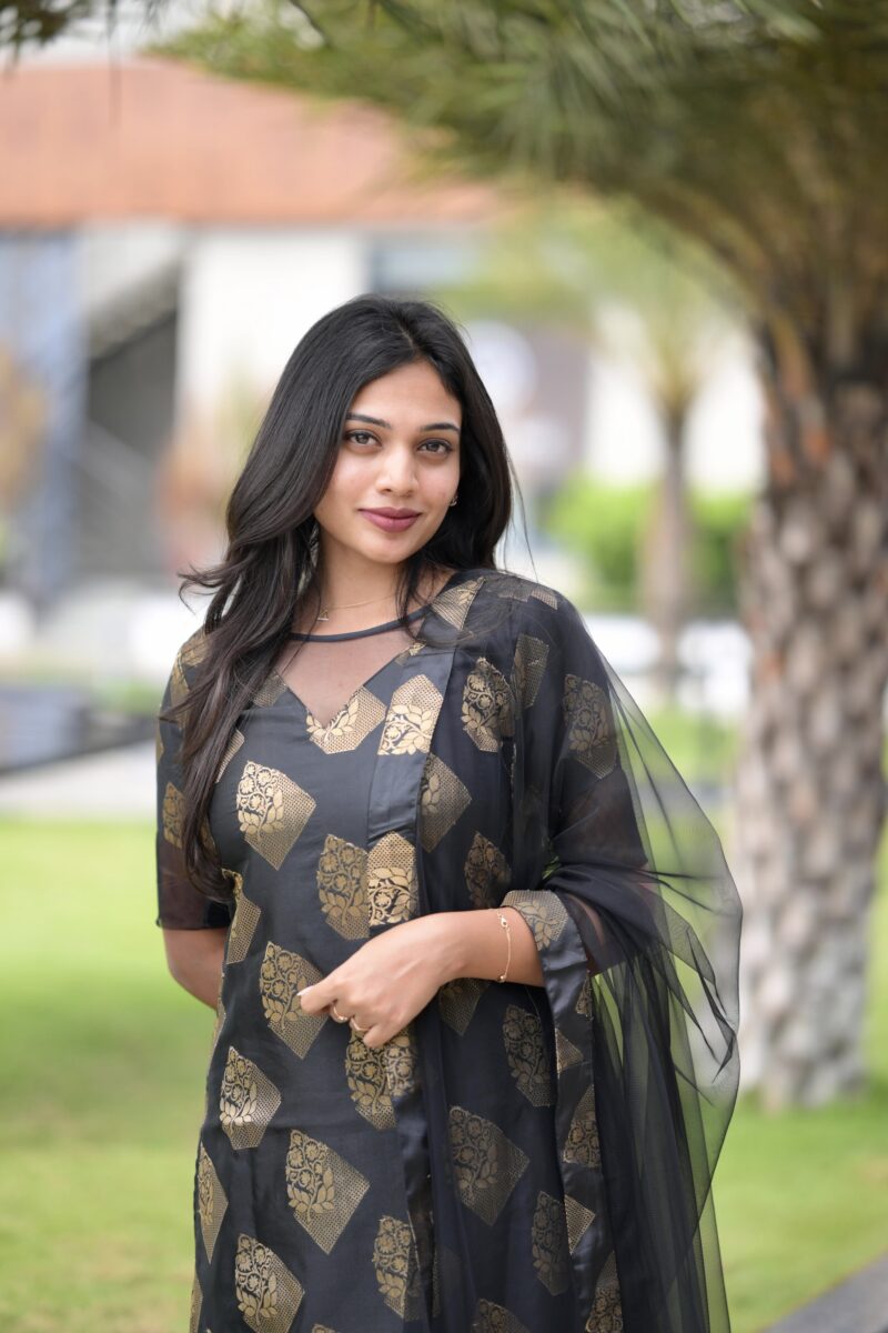 Black Banaras Suit Set - Image 5